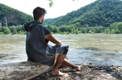 Cocoon Microfiber Towel Poncho Ul Anchor Grey -Angebote Trek Zelt Store TowelPonchos02 RGB 1200x788 1280x1280